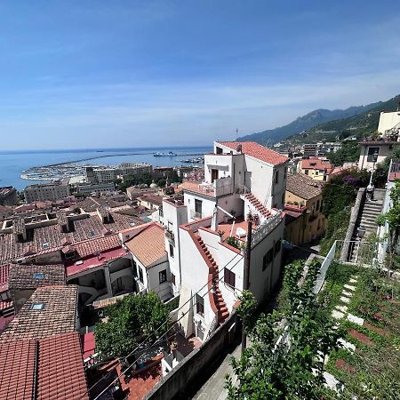 Ferienwohnung Casa "Positano" Da Ely - Salerno Centro Con Self Check-In Exterior foto